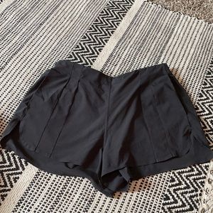 Lululemon shorts size 6